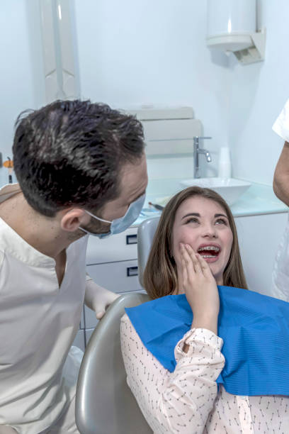 Best Weekend Emergency Dentist in Broadmoor, CA